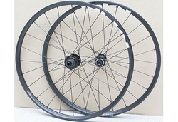 27,5" zapletená kola Shimano XT WH-MT501, Boost 15x110, 12x148mm